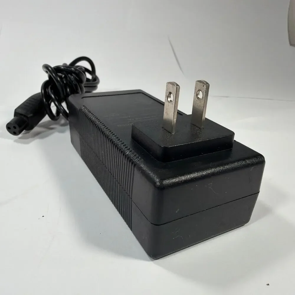 GVE GC42-294150-1A AC/DC Charger 29.4V 1.5A 3-Pin Round Connector
